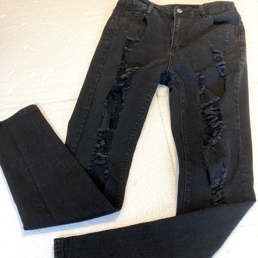 Shein women’s distressed jeans Size 6